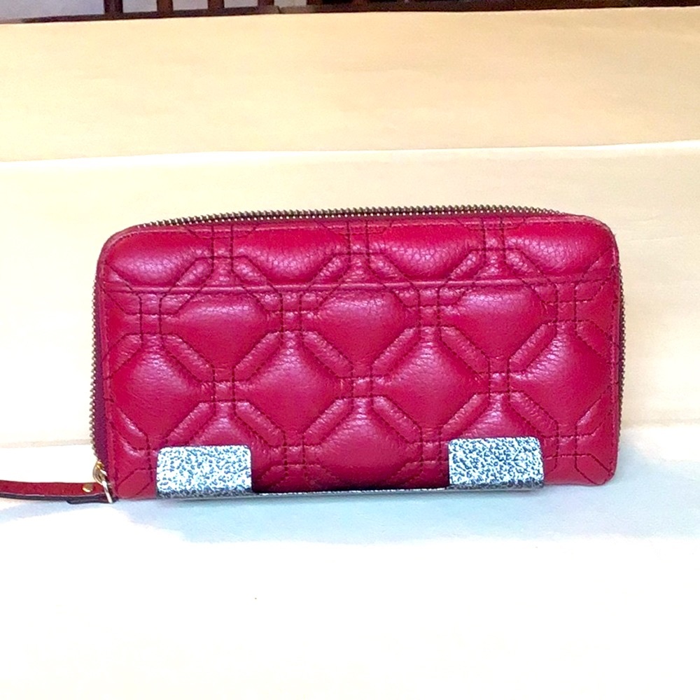 Kate Spade zip around wallet
Wallet
#Kate Spade puffy wallet
#zip around wallet